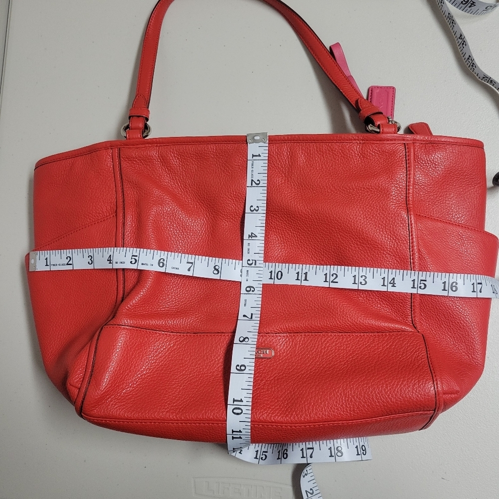 Coach Park Leather Carrie Large Tote Shoulder Bag. - Picture 14 of 16